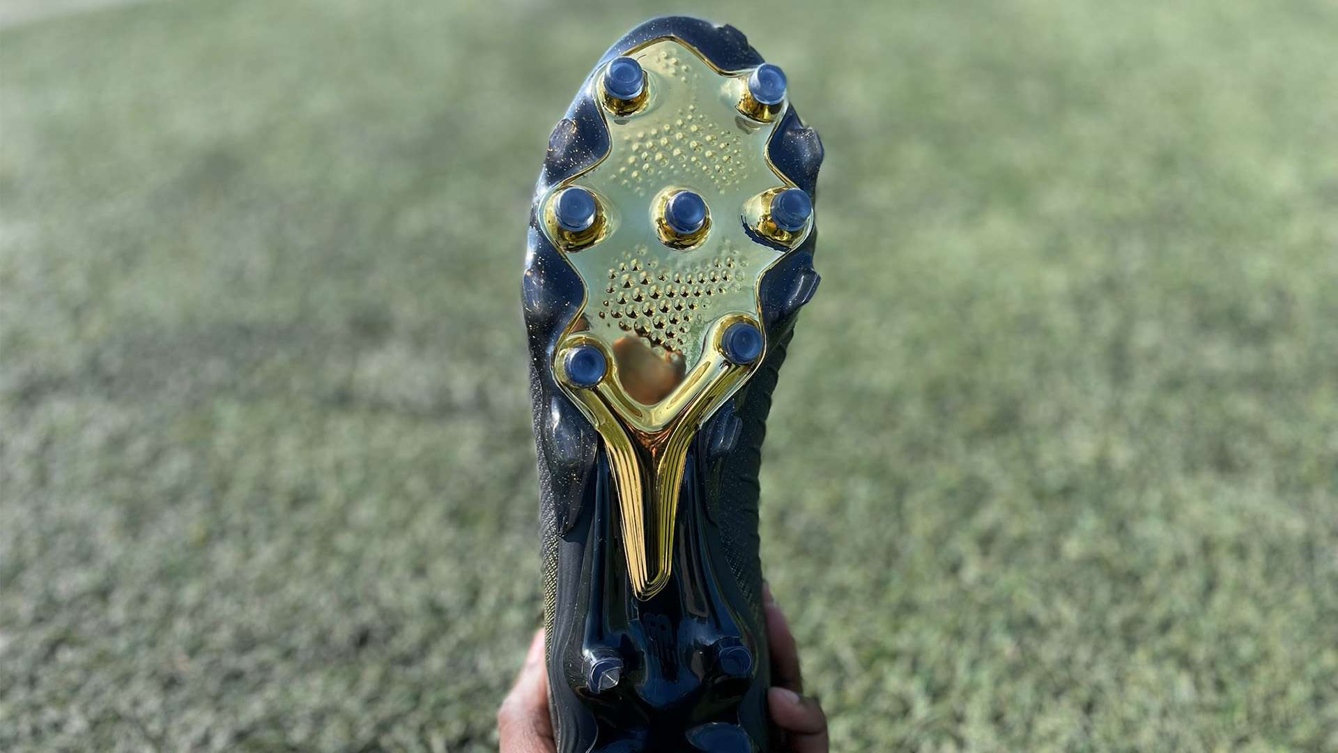 表现无疑奠 表现无疑奠