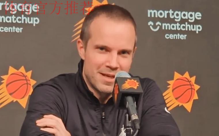 裁判解释布克碰到詹姆斯手腕?奥特:我不确定自己是否看到 裁判解释布克碰到詹姆斯手腕?奥特:我不确定自己是否看到